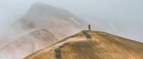Stufen auf einem Berg