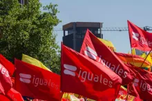 iguales flags