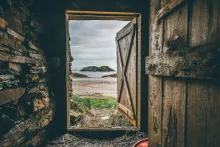 open door 